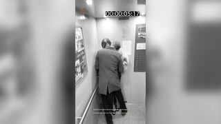 Камера лифта засняла секс парня с незнакомкой