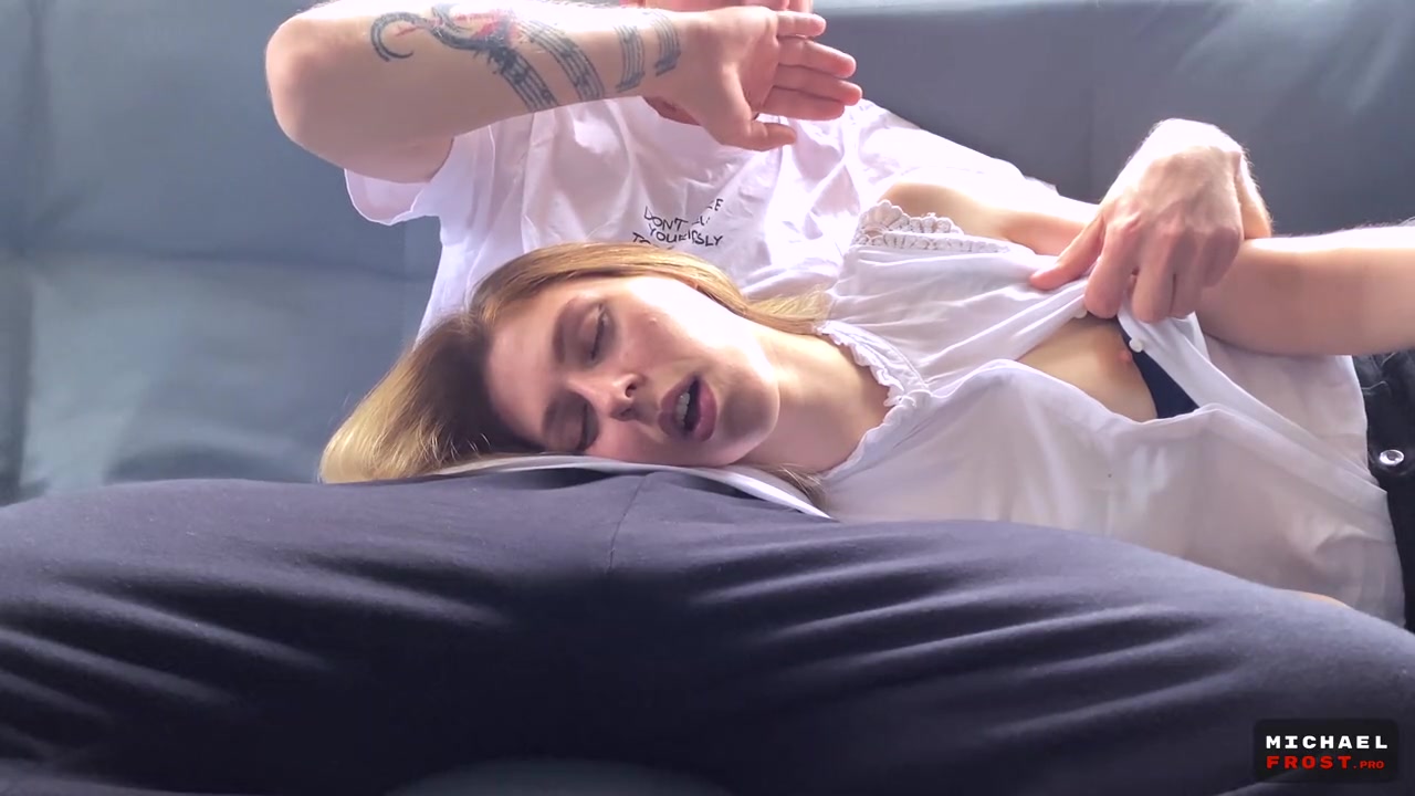 Засунул спящей сестре член в рот. ⭐️ Смотреть порно в HD-качестве на massage-couples.ru